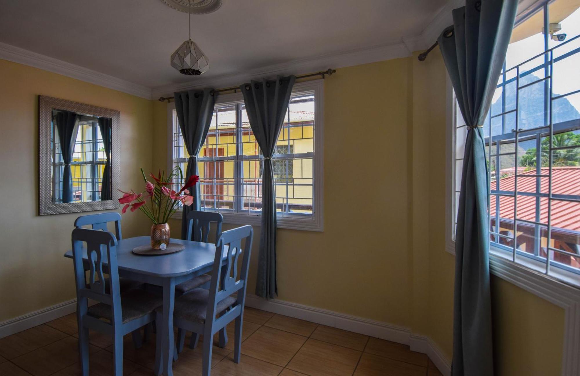 Sea Piton View Apartment- Location, Convenience, Modern Living Soufrière Eksteriør billede