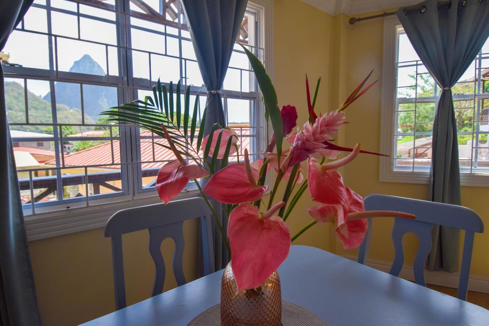 Sea Piton View Apartment- Location, Convenience, Modern Living Soufrière Eksteriør billede